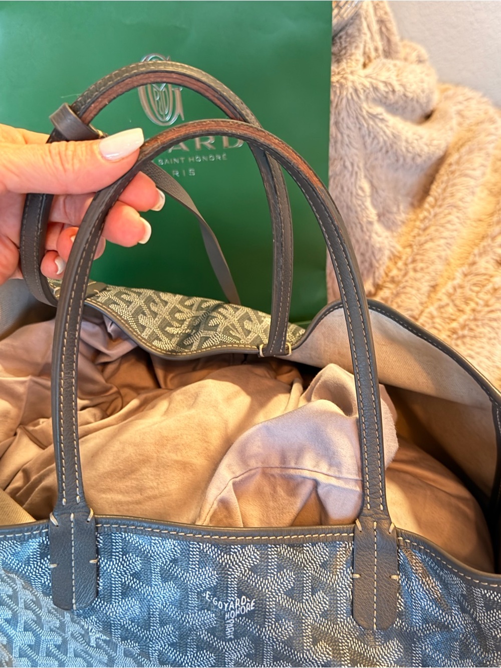 Goyard Saint Louis Tote - Black and Gray Chevron - Picture 4 of 7